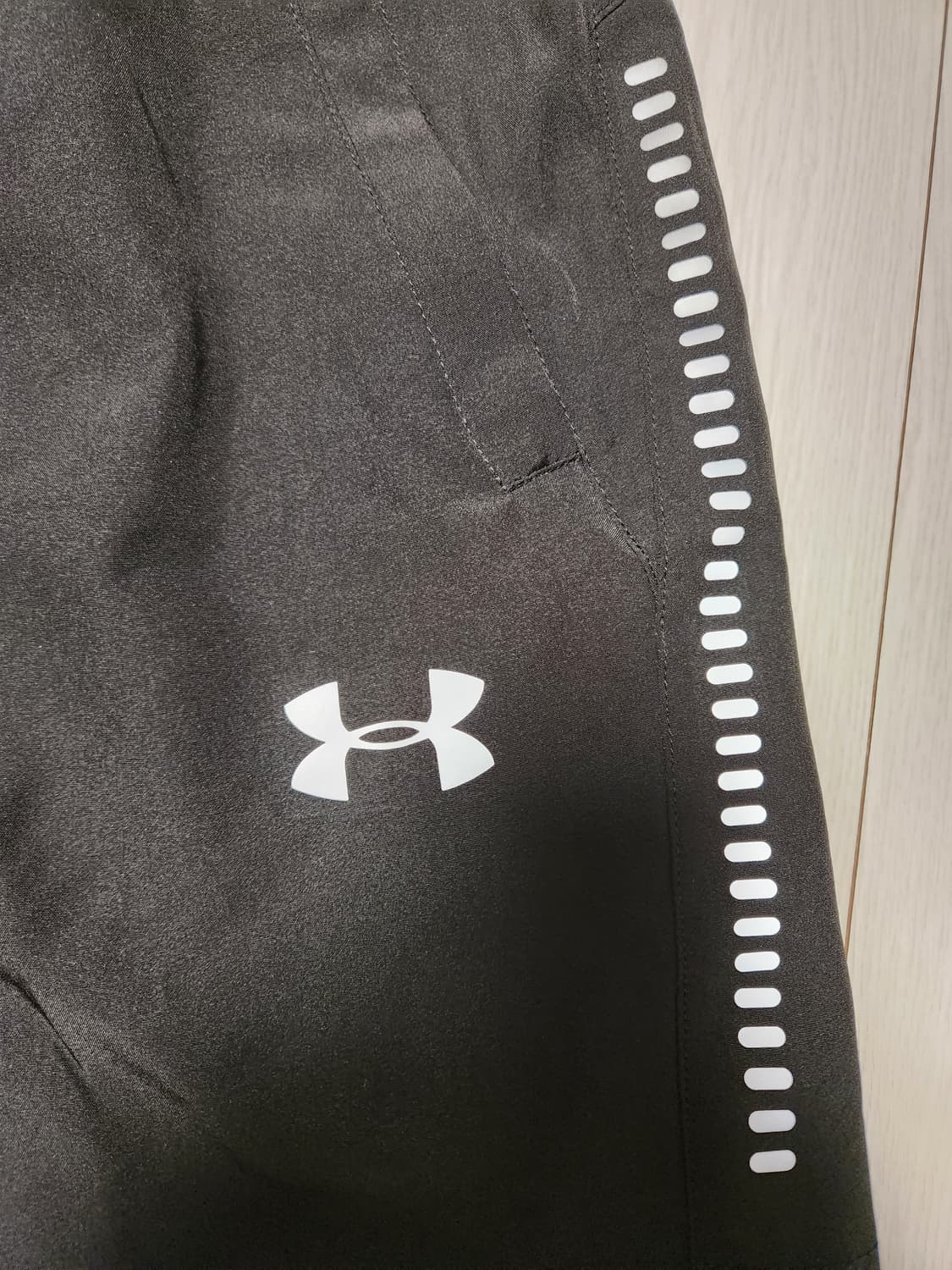 새상품급)언더아머 러닝 루즈핏 숏반바지 사이즈xxl

생각보다 사이즈가  상품이미지4