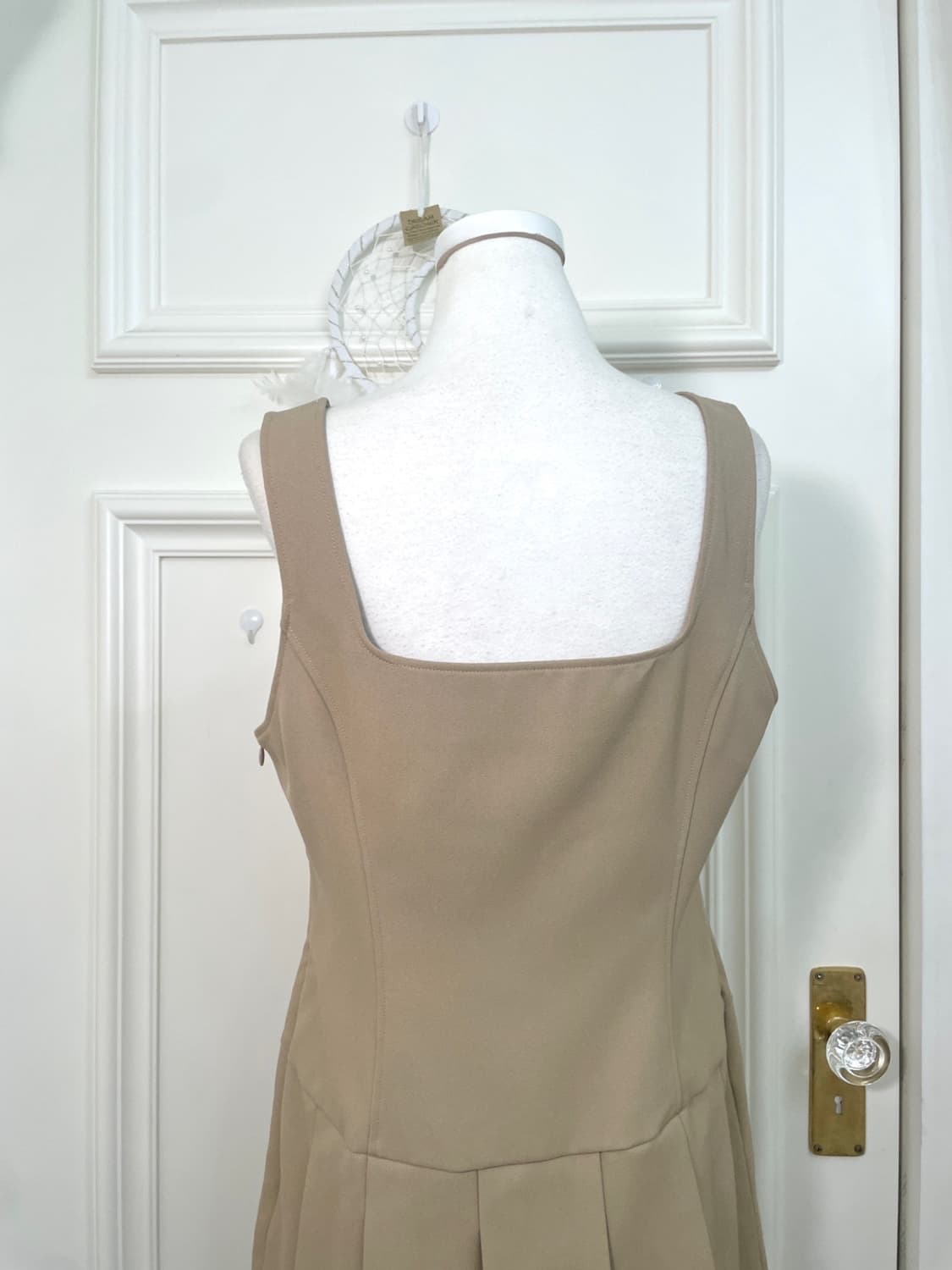 beige square-neck pleats midi opc 상품이미지4