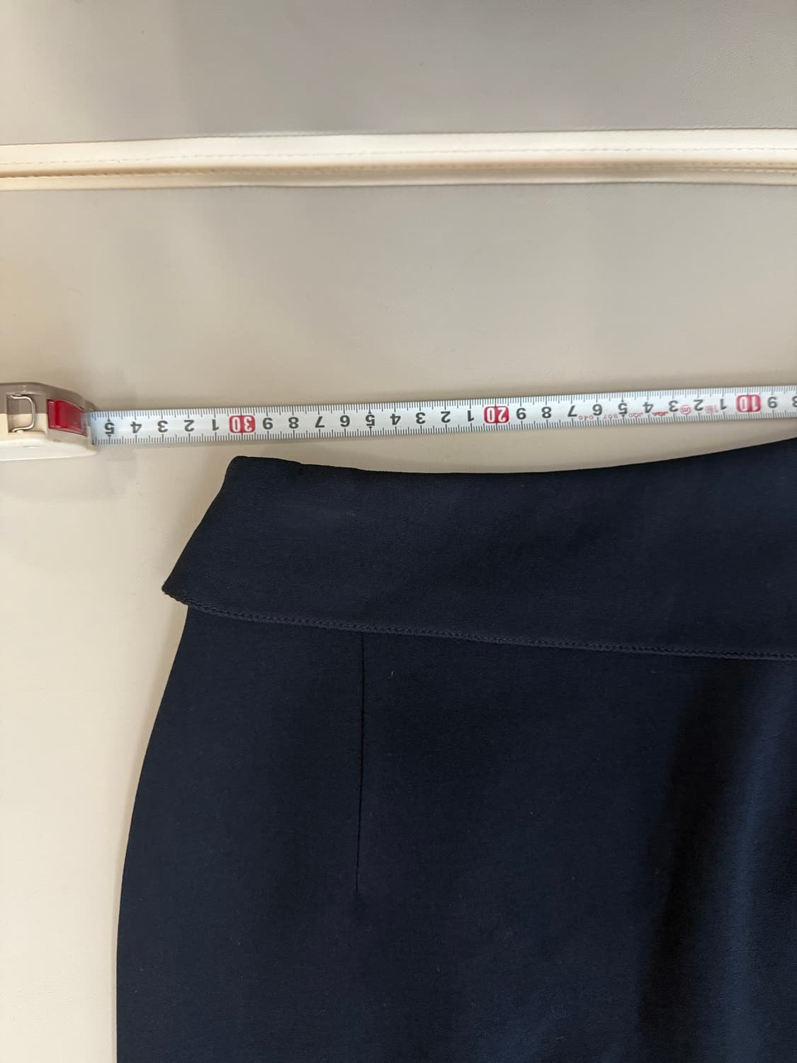 지고트 몸매 돋보이는 네이비 H라인 스커트 지고트 치마 정장치마 한섬 상품이미지5