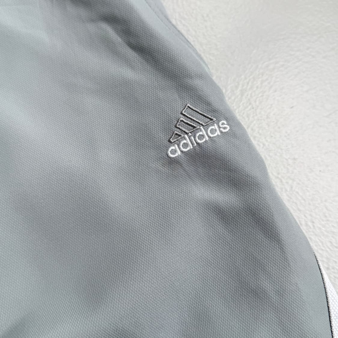 아디다스 00s 삼선 커브드 올드스쿨 와이드 바람막이 트랙팬츠 상품이미지4