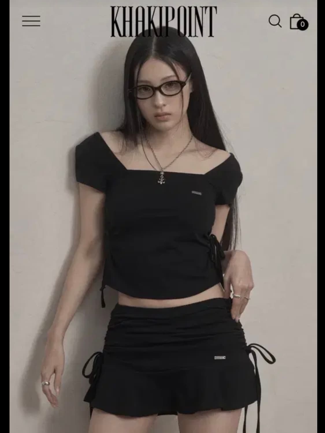 카키포인트 리본 셔링 티셔츠 블랙(셋업으로 구매 가능) 상품이미지1