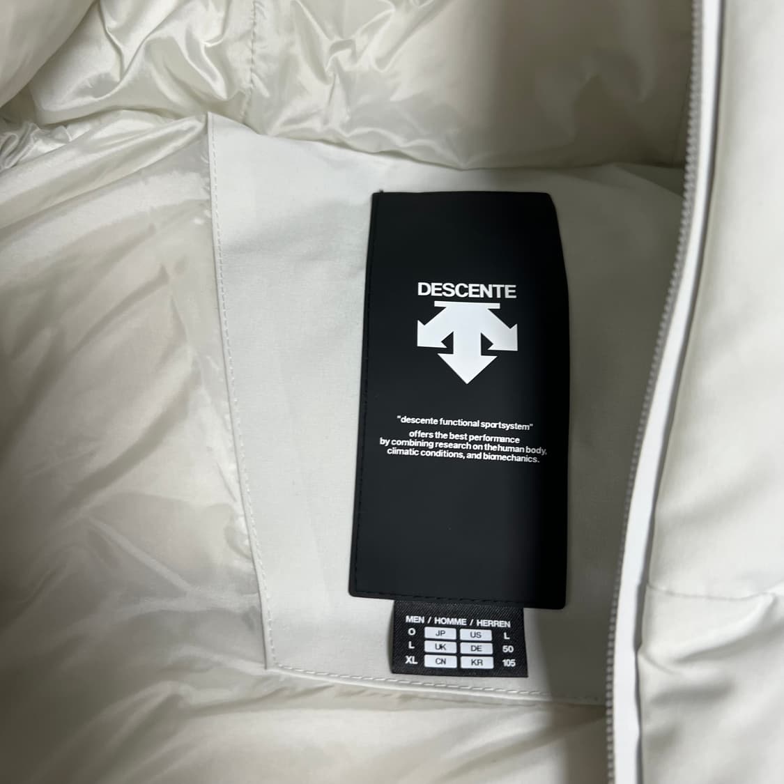 데상트 패딩조끼 105 상품이미지3