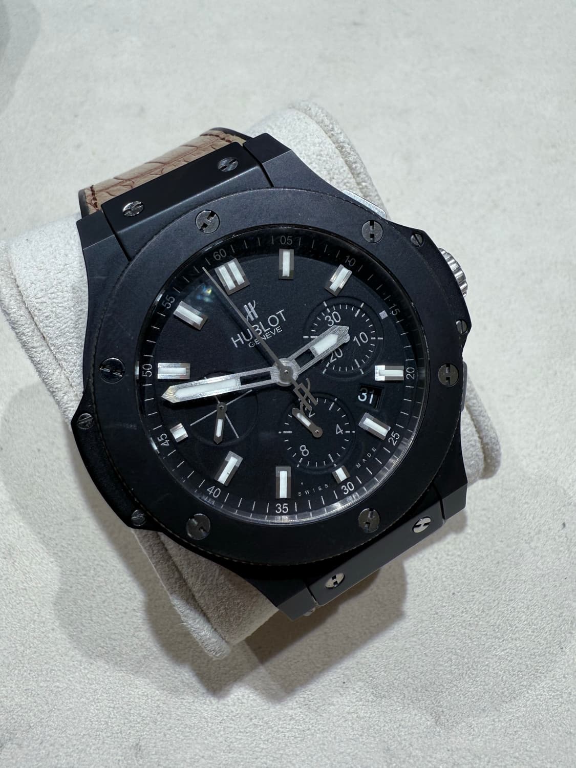 위블로 빅뱅 세라믹 44mm 상품이미지1