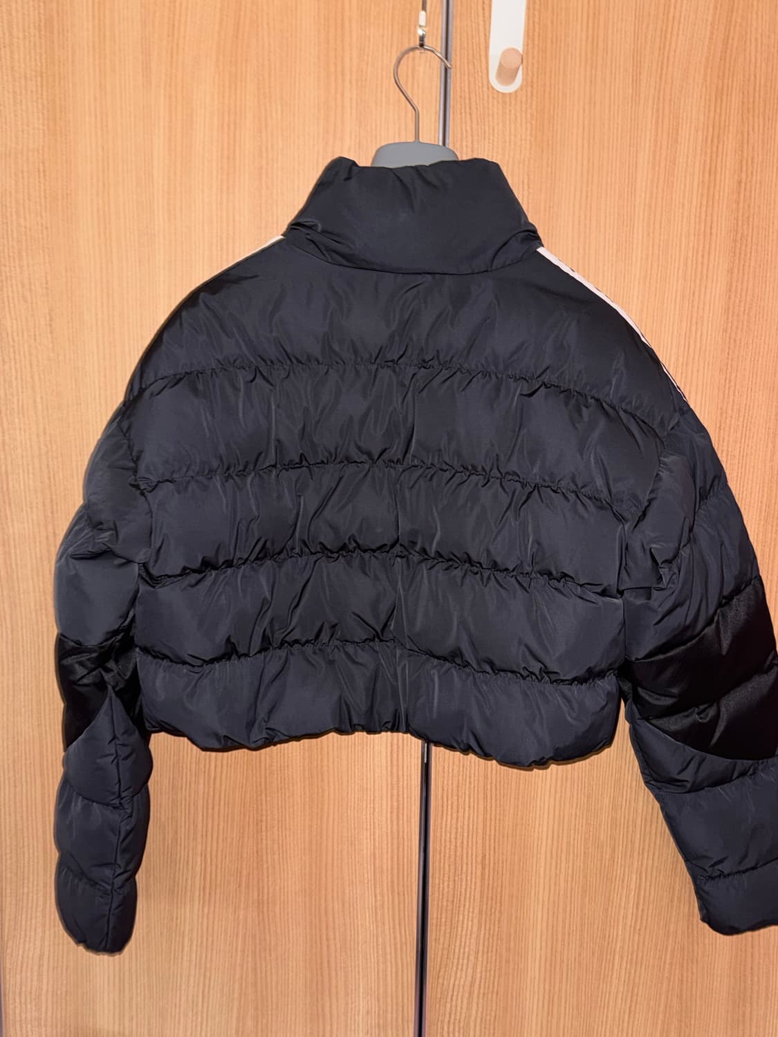 아디다스 디 쇼츠 푸퍼 블랙 크롭 패딩  상품이미지5