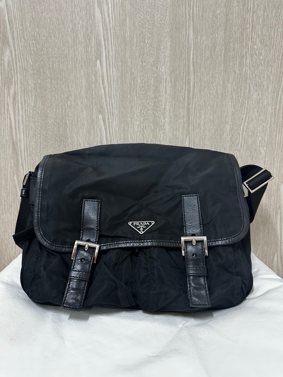 프라다 나일론 크로스백 상품이미지1