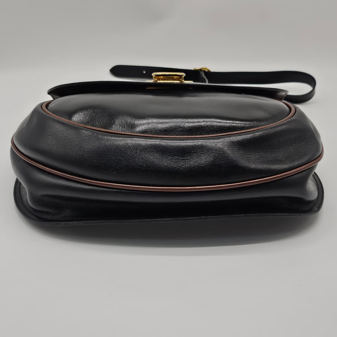 정품 페라가모 숄더크로스백 상품이미지6