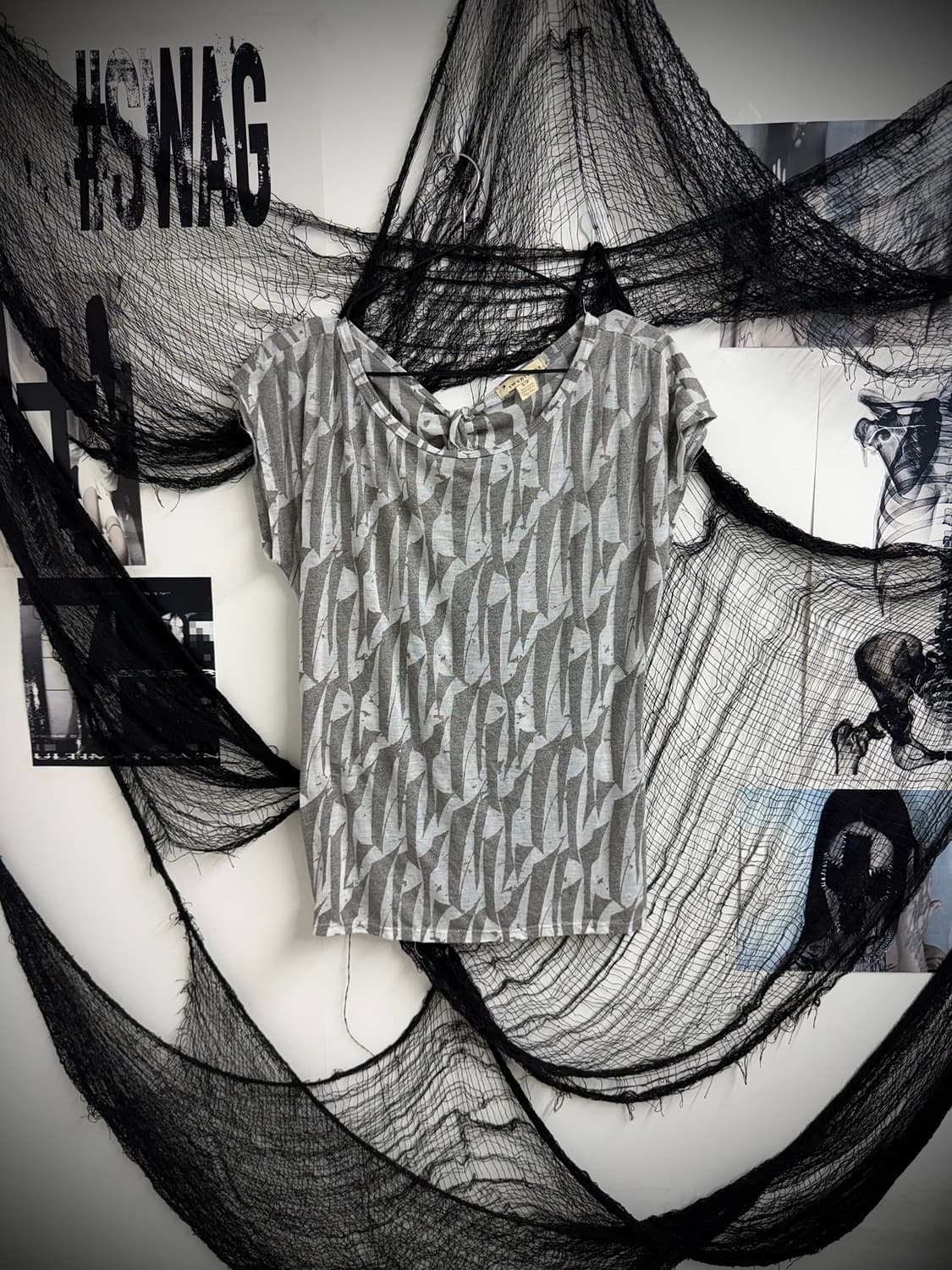 Pattern back detailed halfsleeve 상품이미지3