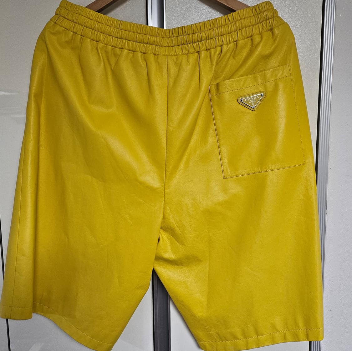 프라다 나파 레더 버뮤다 팬츠 (50) 상품이미지1