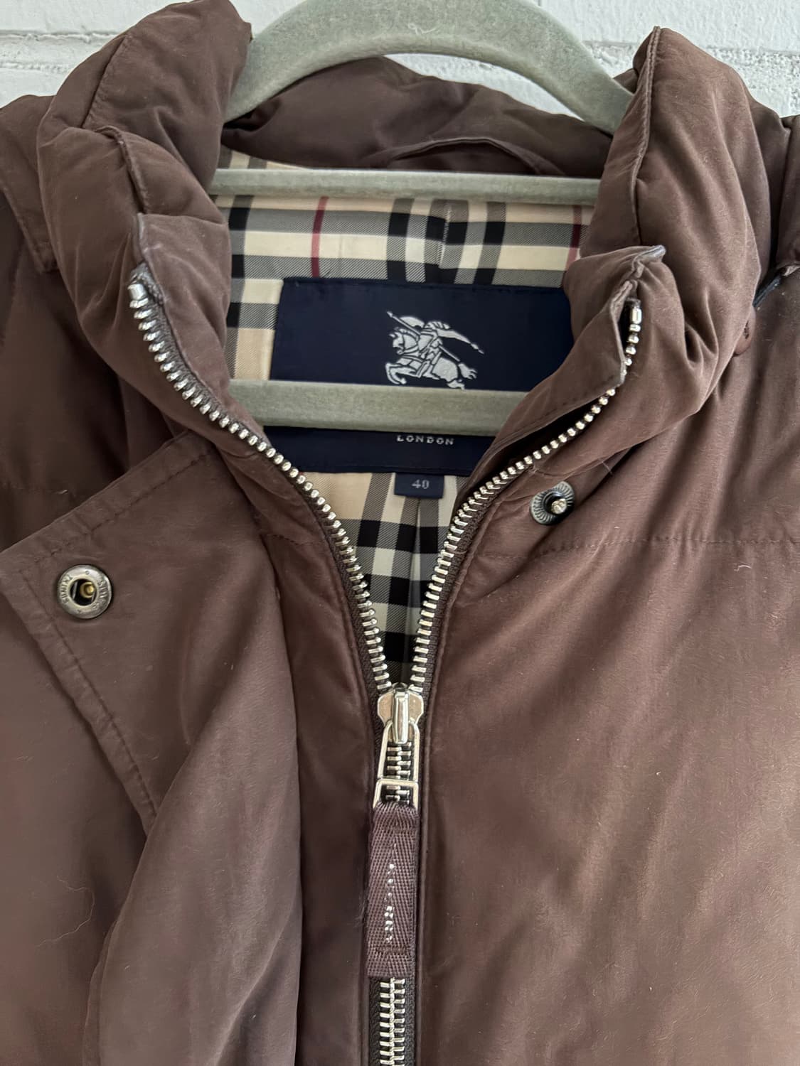 버버리 런던 브라운 덕다운 패딩 상품이미지2