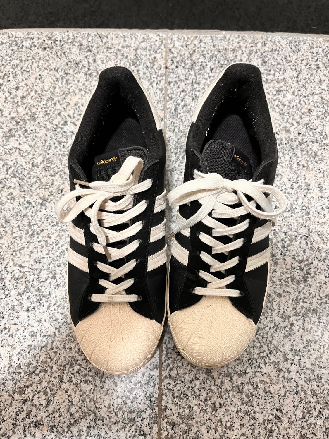 [세일]아디다스 슈퍼스타 82 블랙 화이트 270cm 상품이미지2