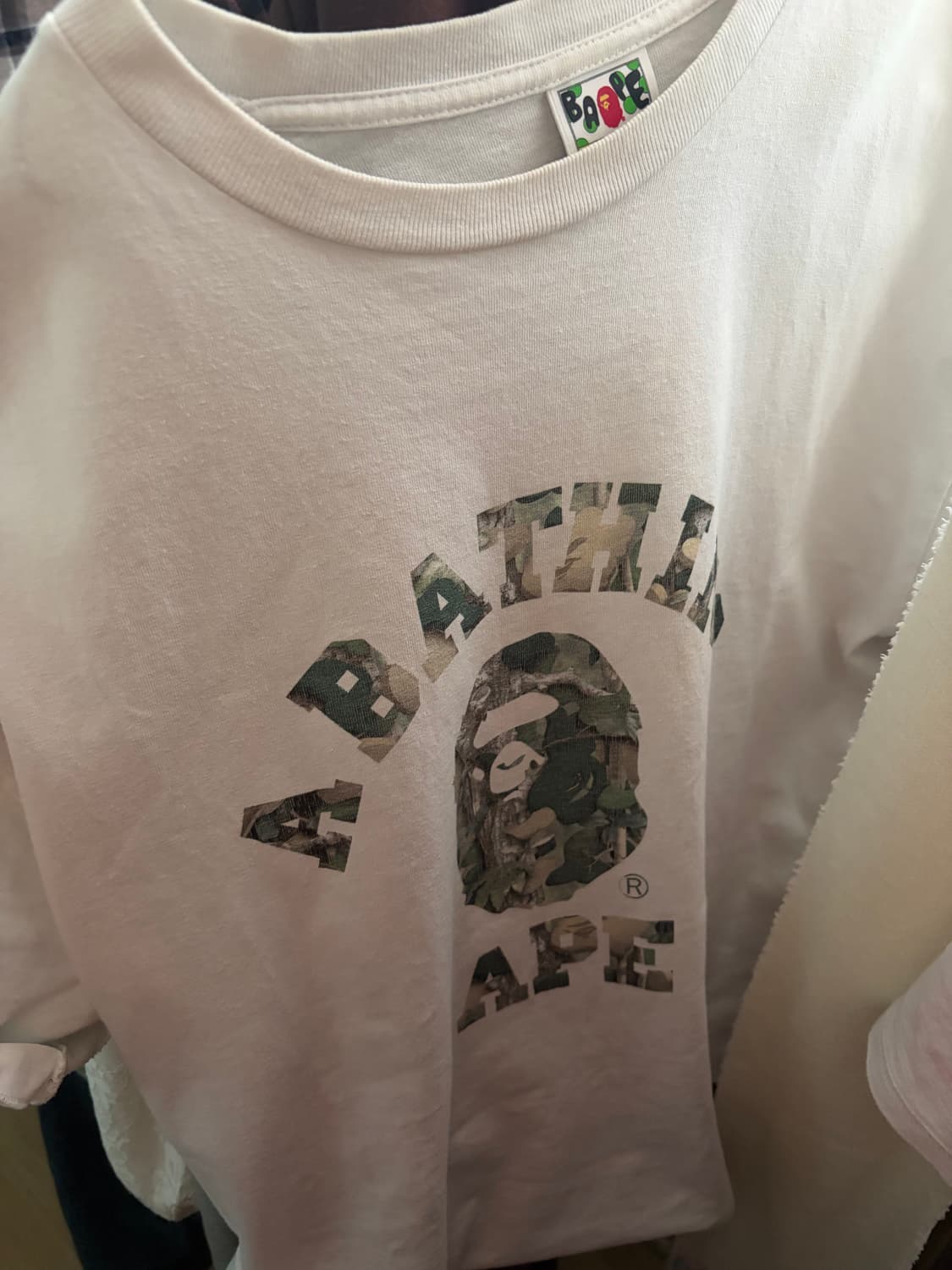 베이프 트리카모컬리지 반팔 상품이미지1