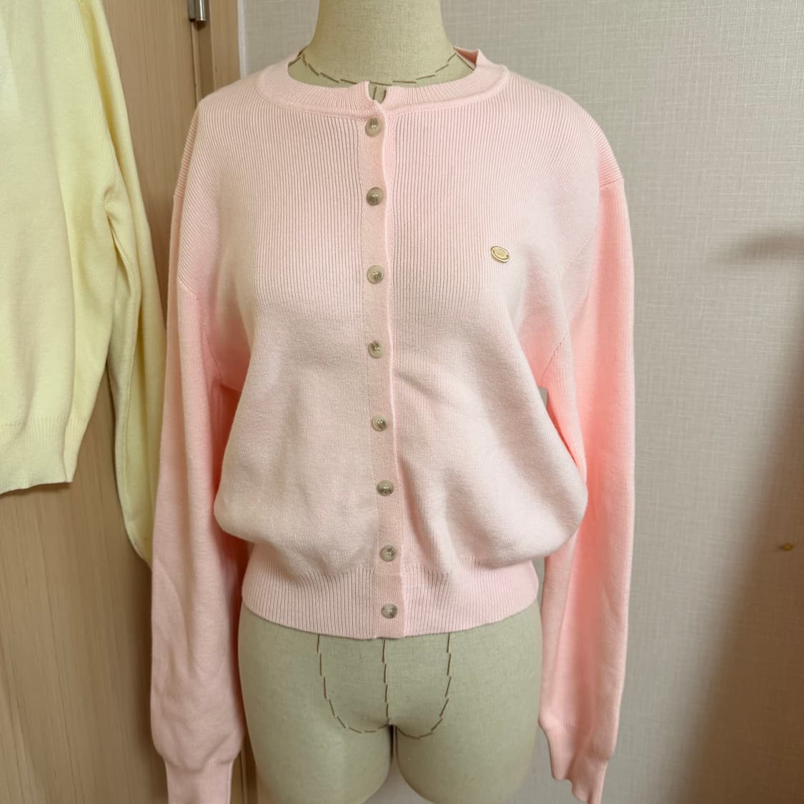 66사이즈) 오로 (라퍼지포우먼) 에센셜 라운드 니트 가디건 상품이미지3