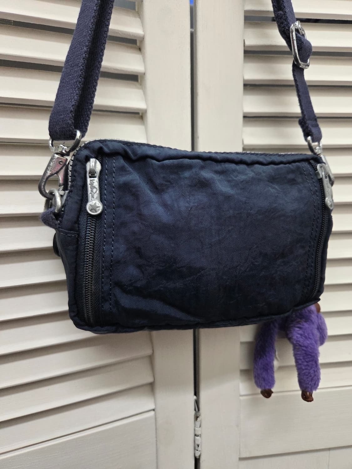 키플링 네이비 미니 크로스백 상품이미지5