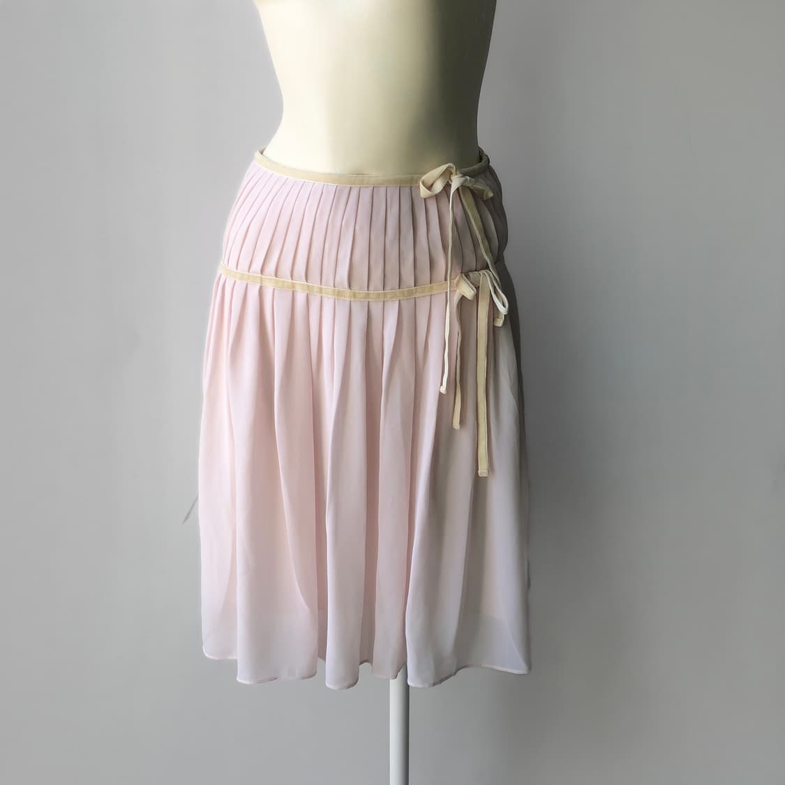페일 핑크 플리츠 리본 미디 스커트 상품이미지1