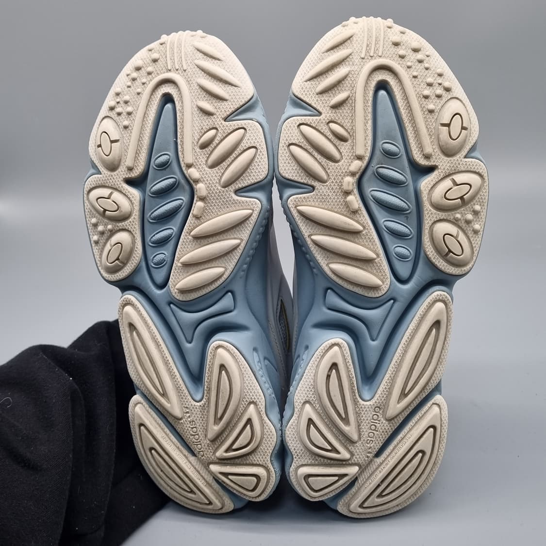 아디다스 오즈위고 셀록스 여성운동화235  상품이미지3