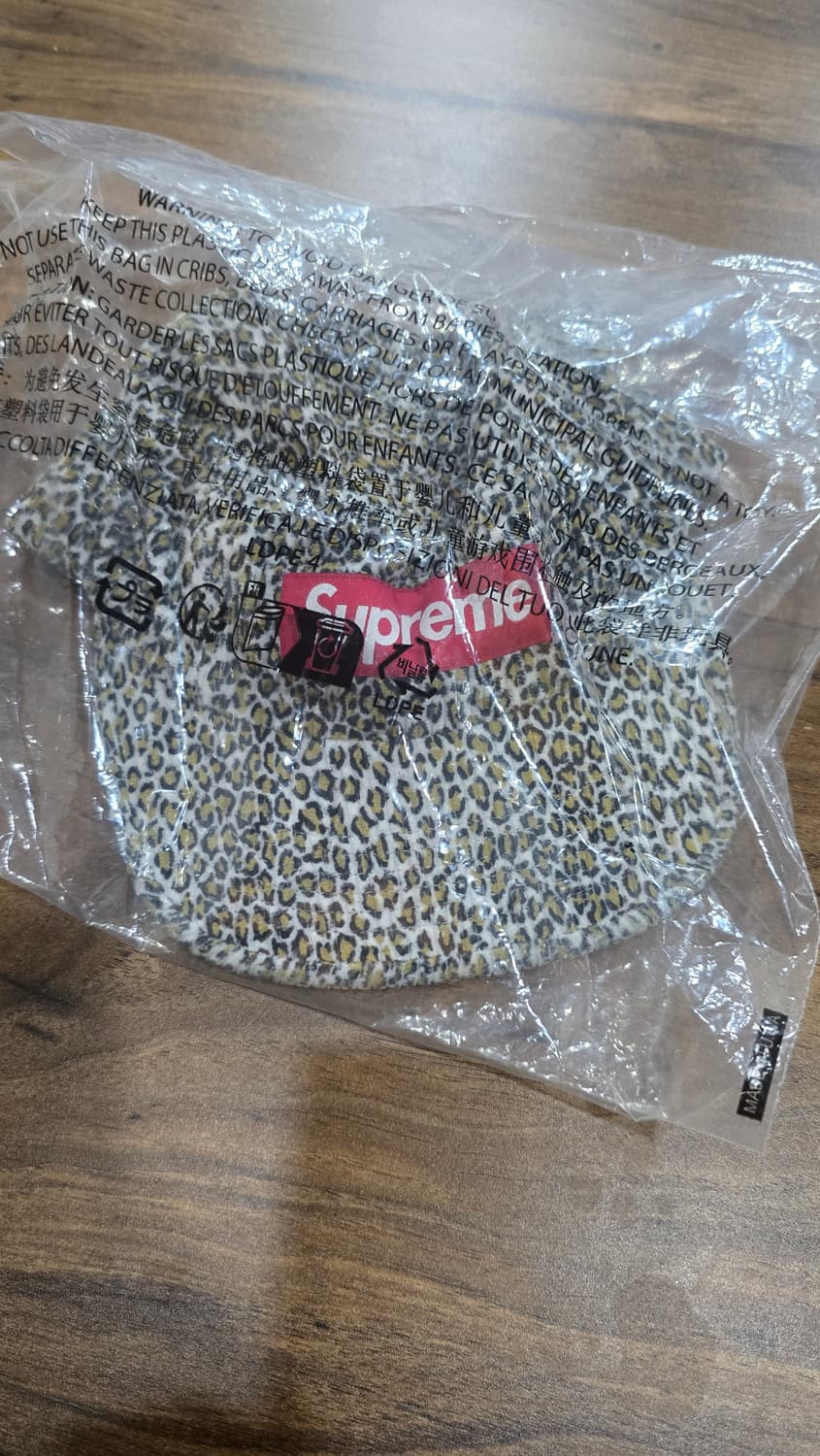 [새상품]슈프림 코듀로이 캠프캡 레오파드 - 25FW 상품이미지1