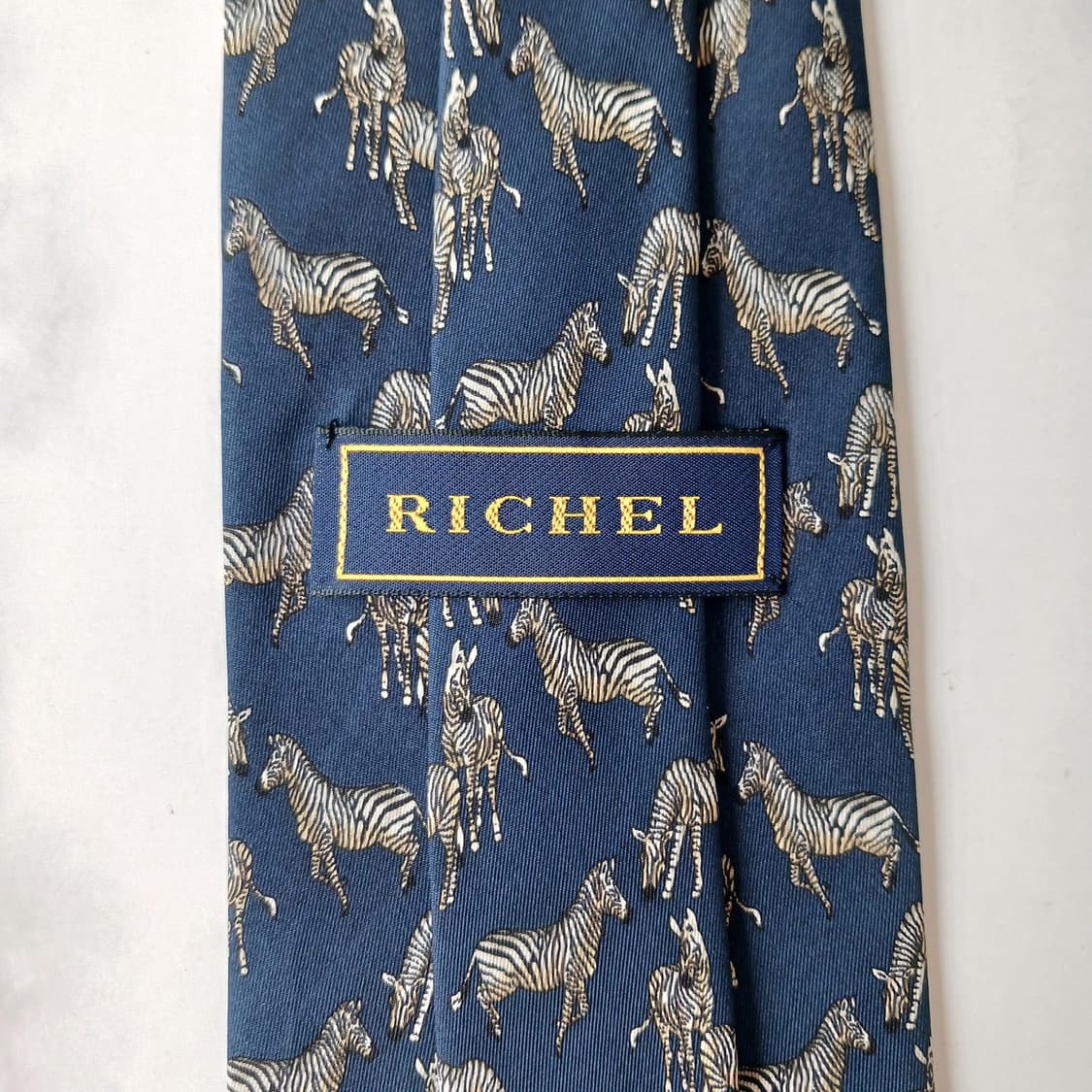 리첼 실크 네이비 얼룩말 모티브 넥타이 9.2cm A+등급 G17
 상품이미지8