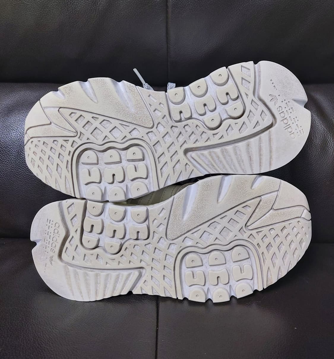 아디다스 나이트 조거 트리플 화이트(230mm)

 상품이미지8