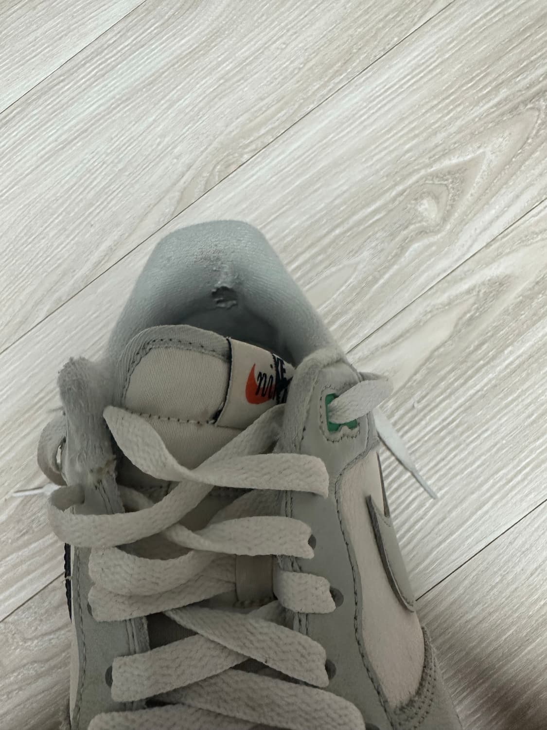 나이키 에어포스 1 ‘07 LV8 라이트 실버 블랙 상품이미지6