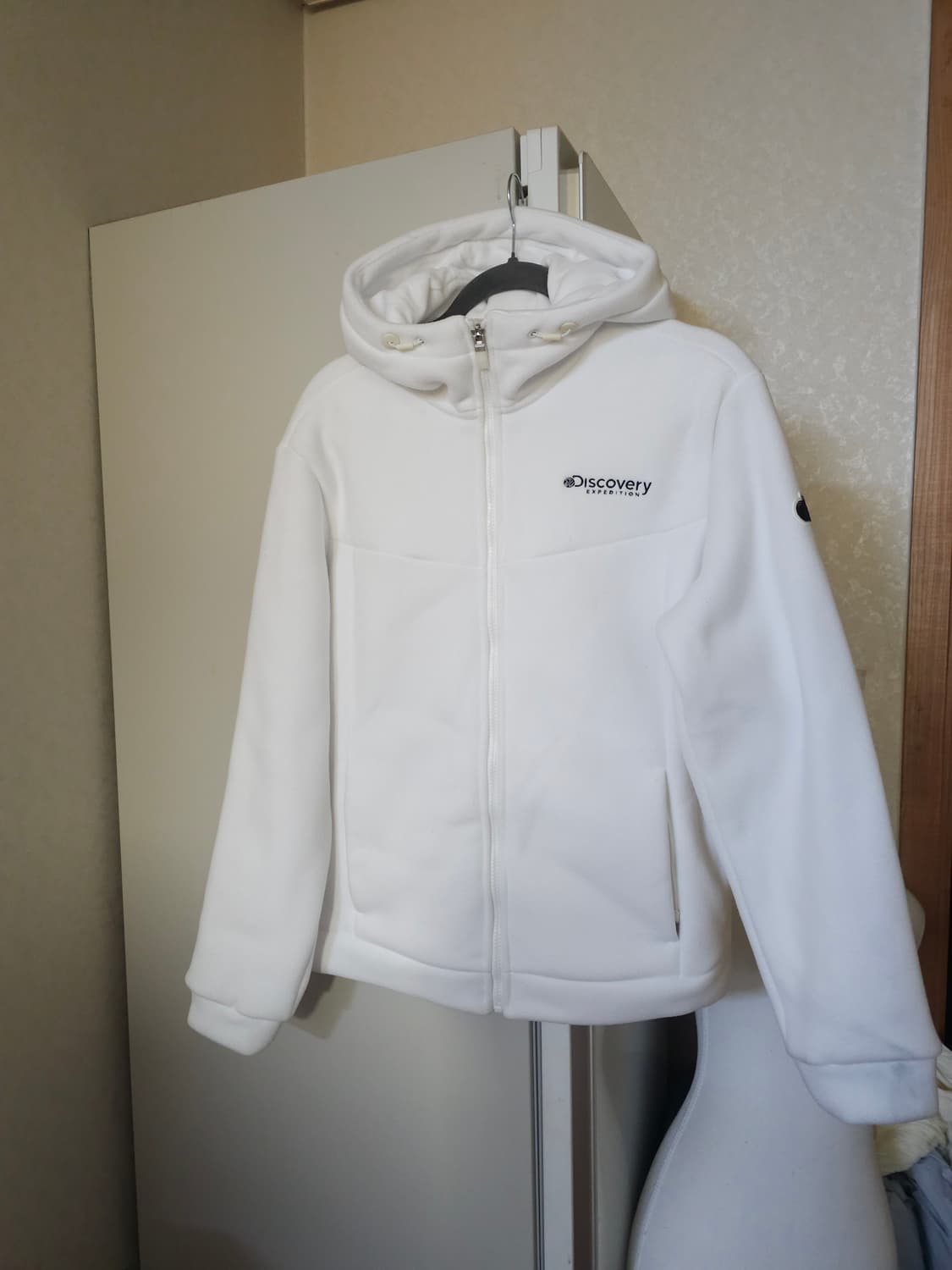 디스커버리 화이트 후리스 자켓 상품이미지1