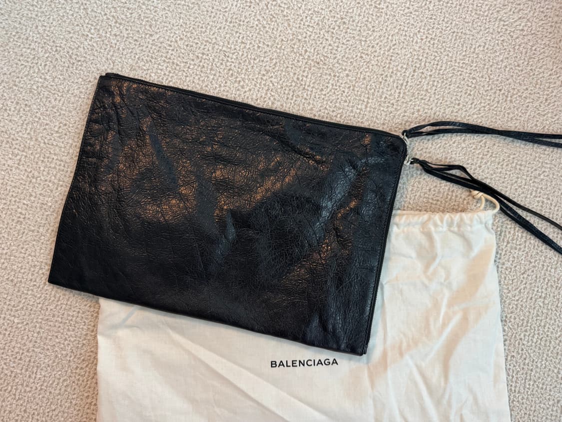 발렌시아가 모터백 클러치 상품이미지3