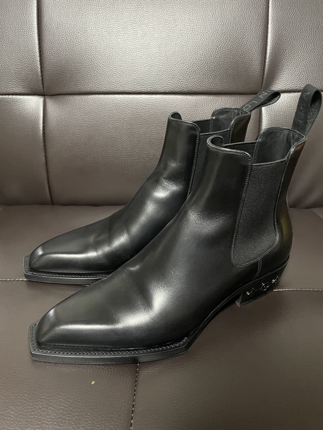 루이비통 20FW 메인 런웨이 모노그램 첼시부츠 상품이미지6