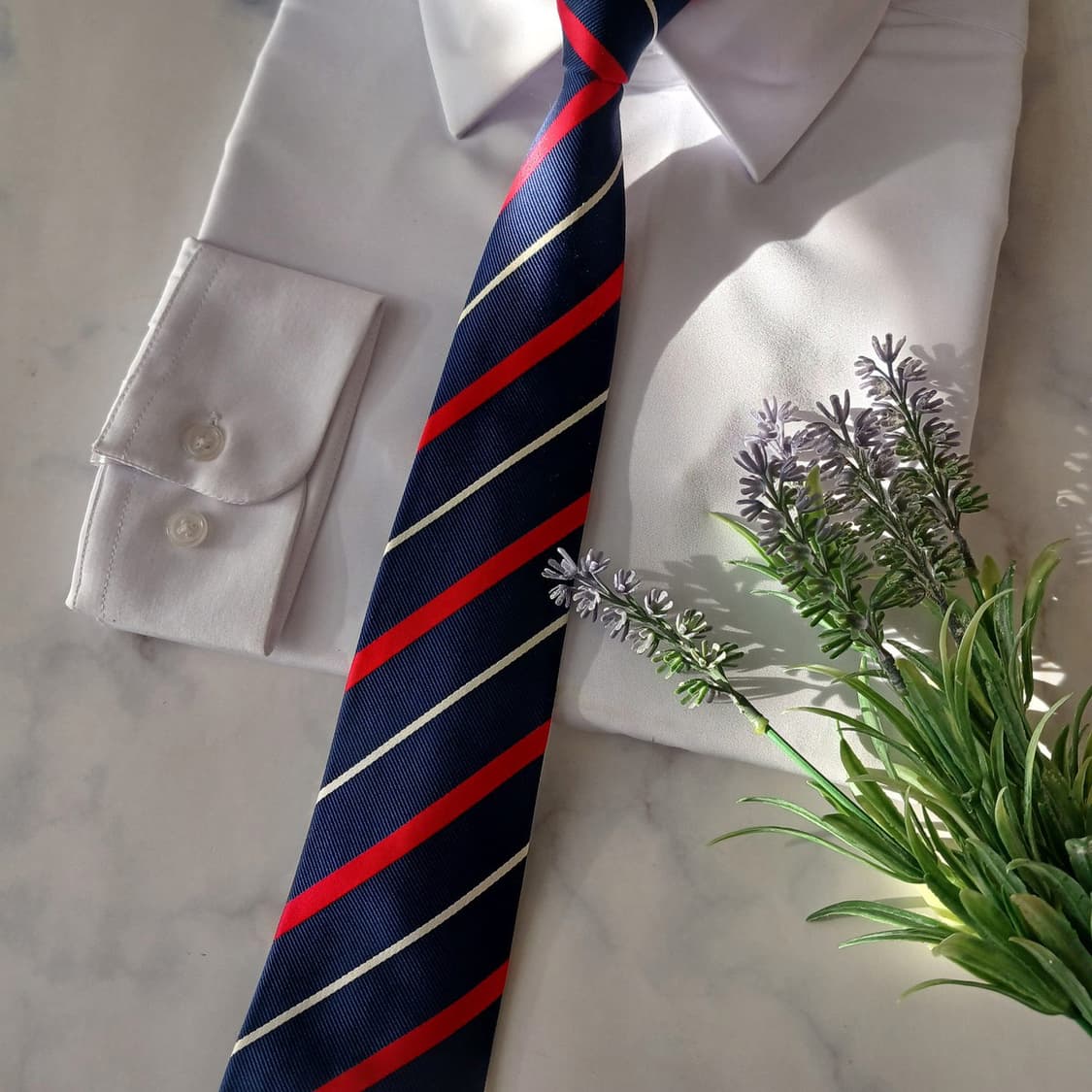 헤지스 실크 네이비 스트라이프 넥타이 9cm A+등급 A19538
 상품이미지5