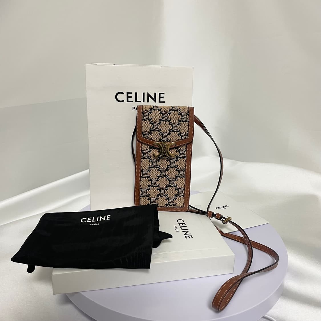 [S급] 셀린느 트리오페 버티컬 폰 파우치 미니 크로스백 상품이미지1