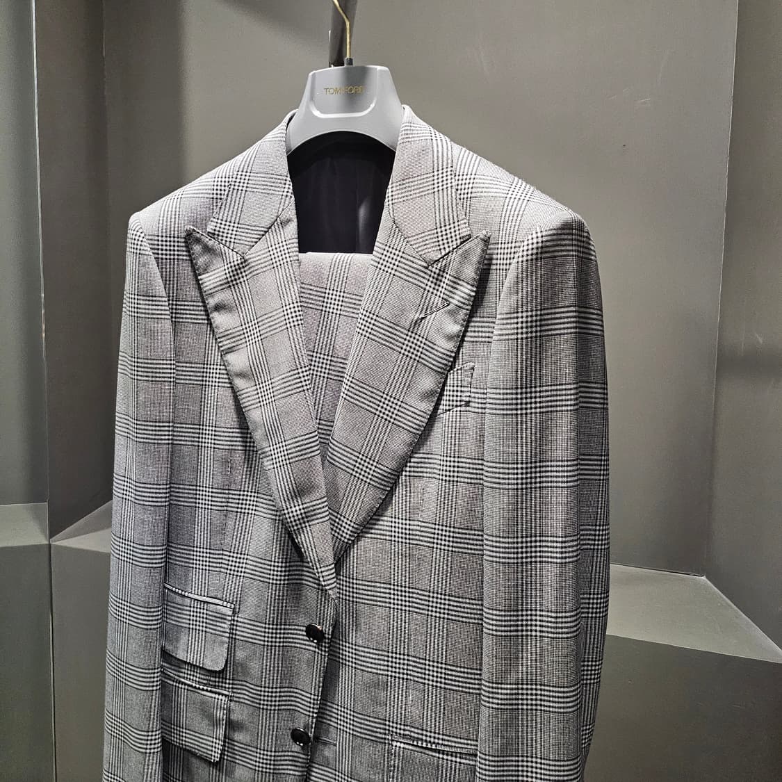 톰포드 프린스 오브 웨일즈 패턴 아티쿠스 정장 셋업 상품이미지2