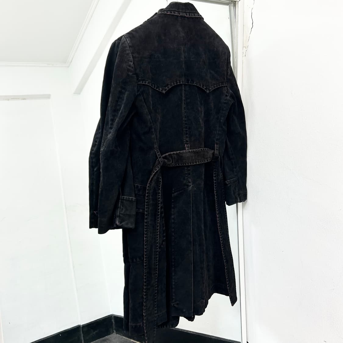 비비안웨스트우드 가먼트다이드 데님 롱코트 상품이미지5