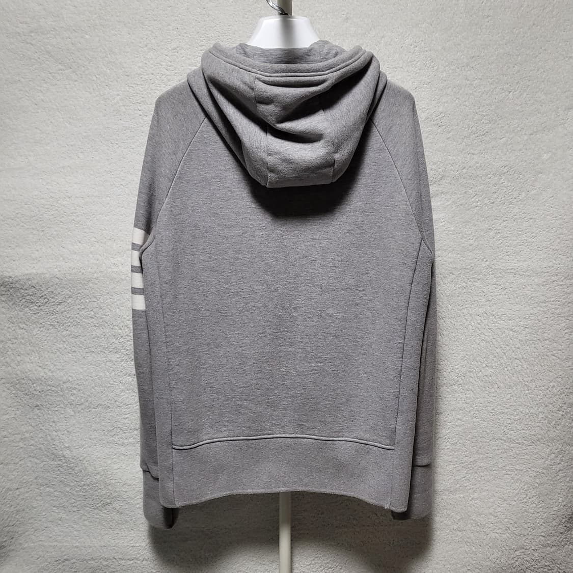 [새상품급] 3 / 톰브라운 사선완장 후드집업  상품이미지2