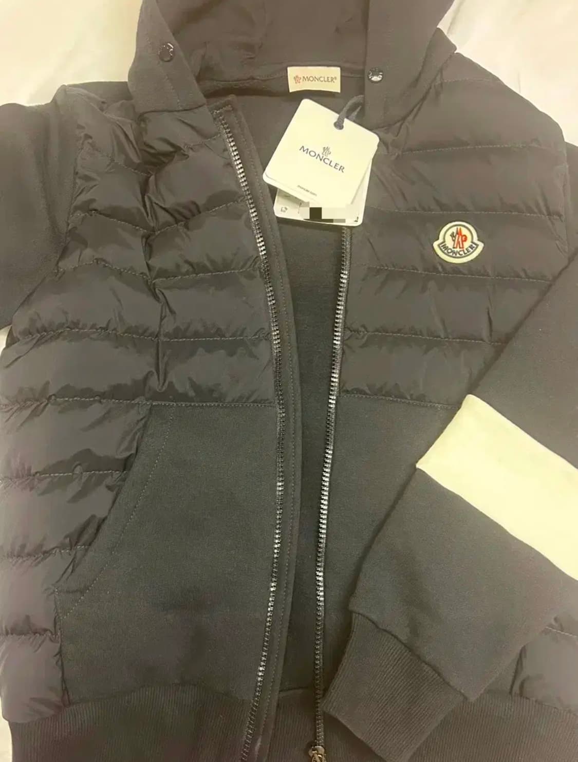 [새상품, 정품, 정가 이하] 몽클레어 패딩 후드 집업 상품이미지2