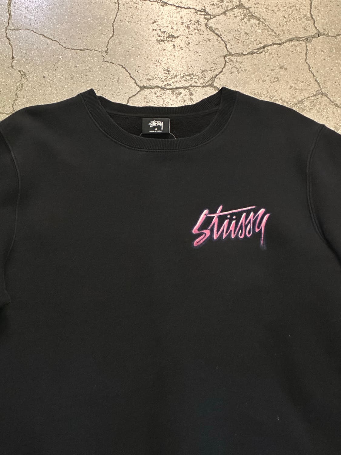 STUSSY 스투시 핑크로고 블랙맨투맨 상품이미지4
