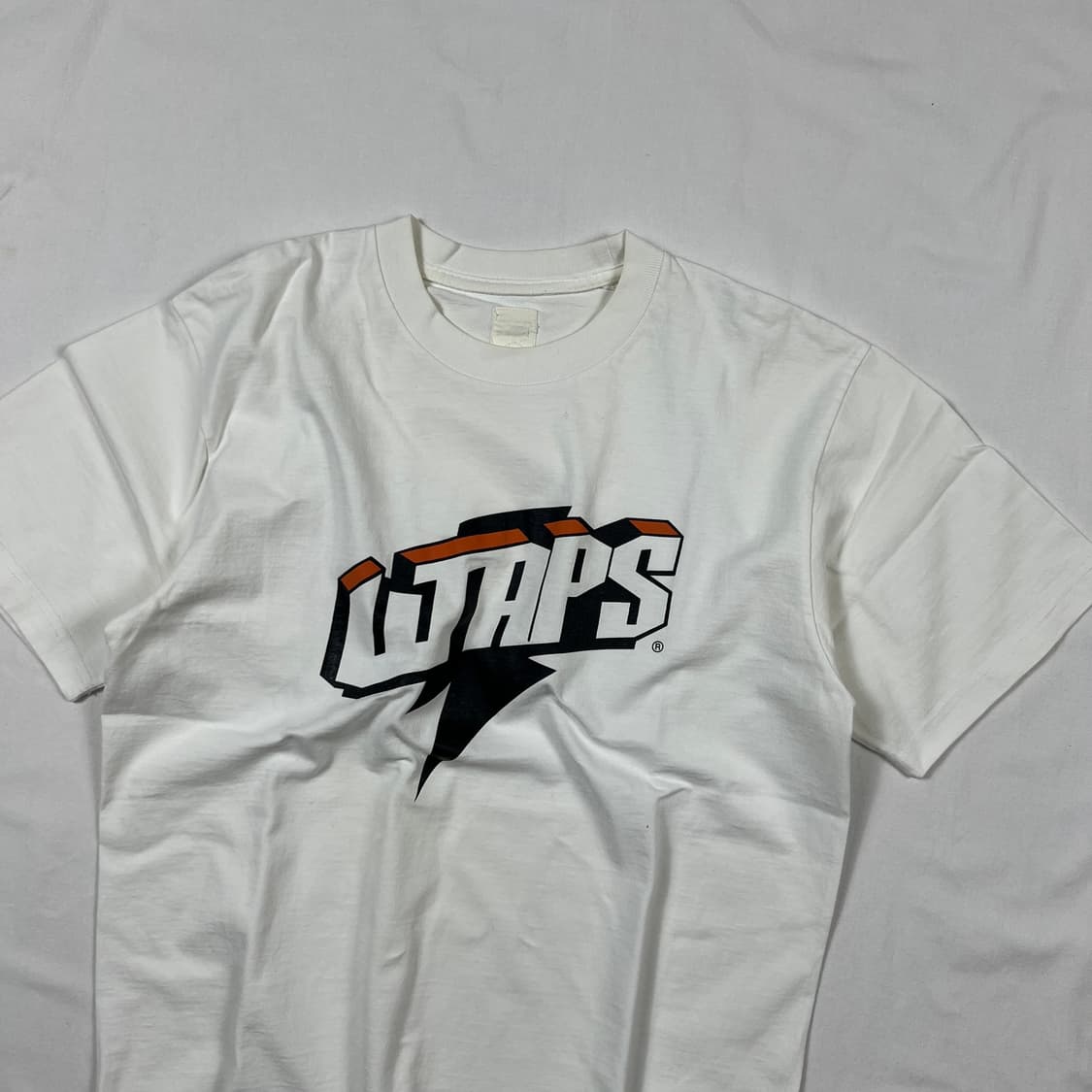 더블탭스 wtaps 그래픽 로고 반팔티 상품이미지2