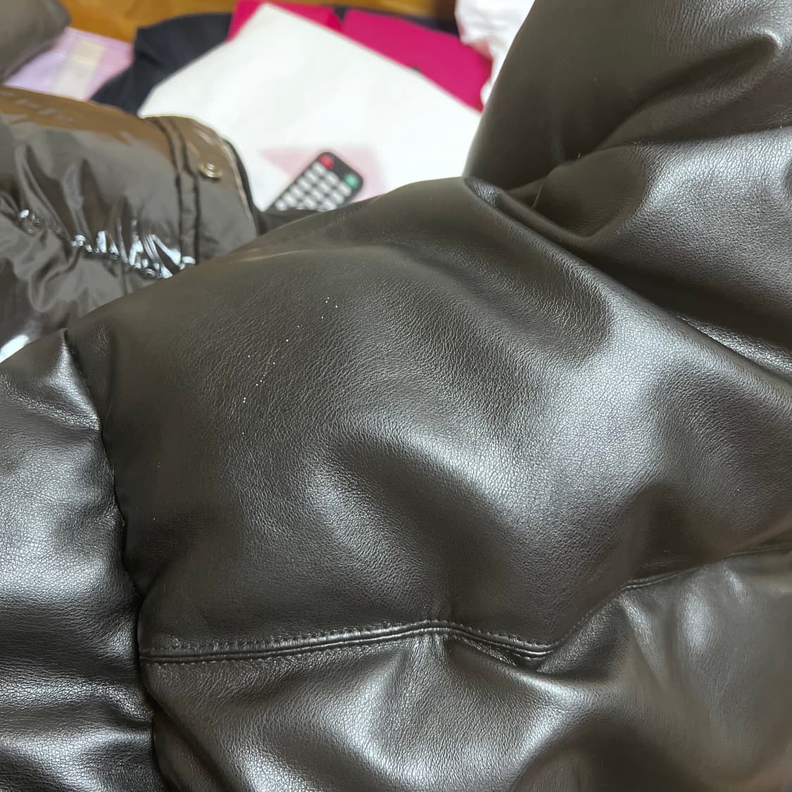 [XL] 에이징씨씨씨 비건 레더 패딩 상품이미지10