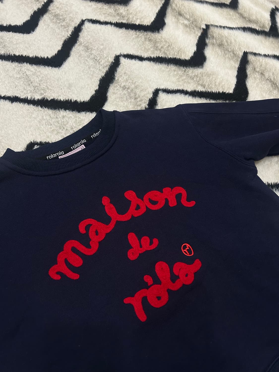 [Free]로라로라 크롭 스펠아웃 맨투맨/네이비레드 상품이미지1