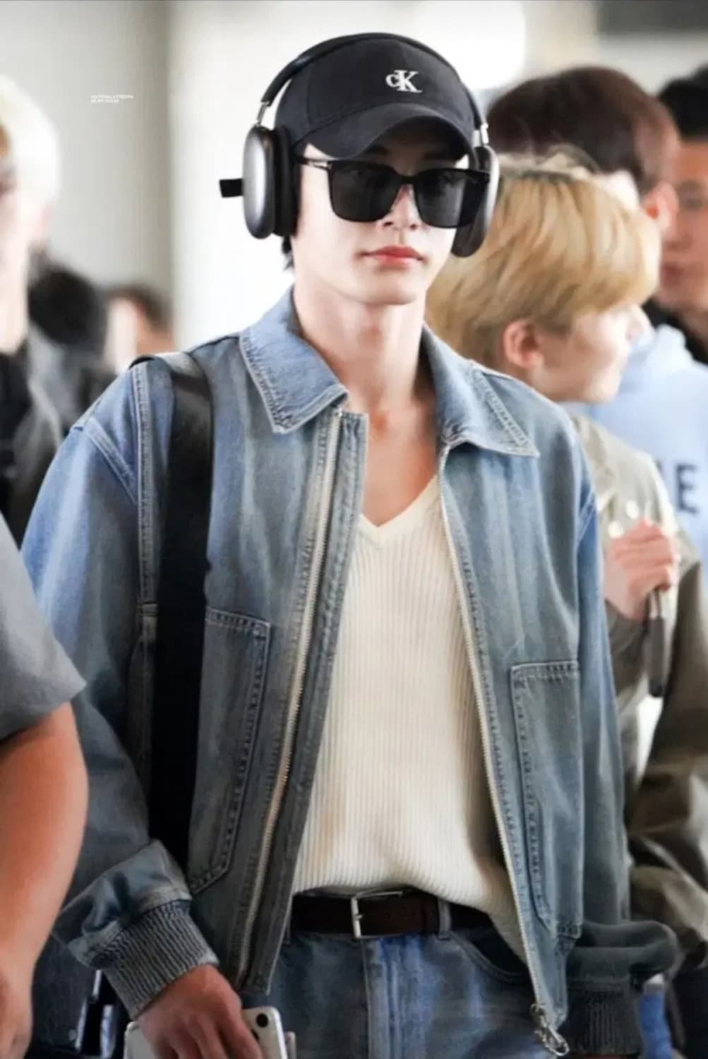 50) 솔리드옴므 23ss 블루 데님 집업 봄버 자켓 상품이미지1