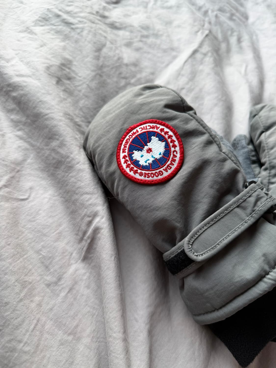 S/ 캐나다구스 로고패치 미튼 글러브 장갑 상품이미지3