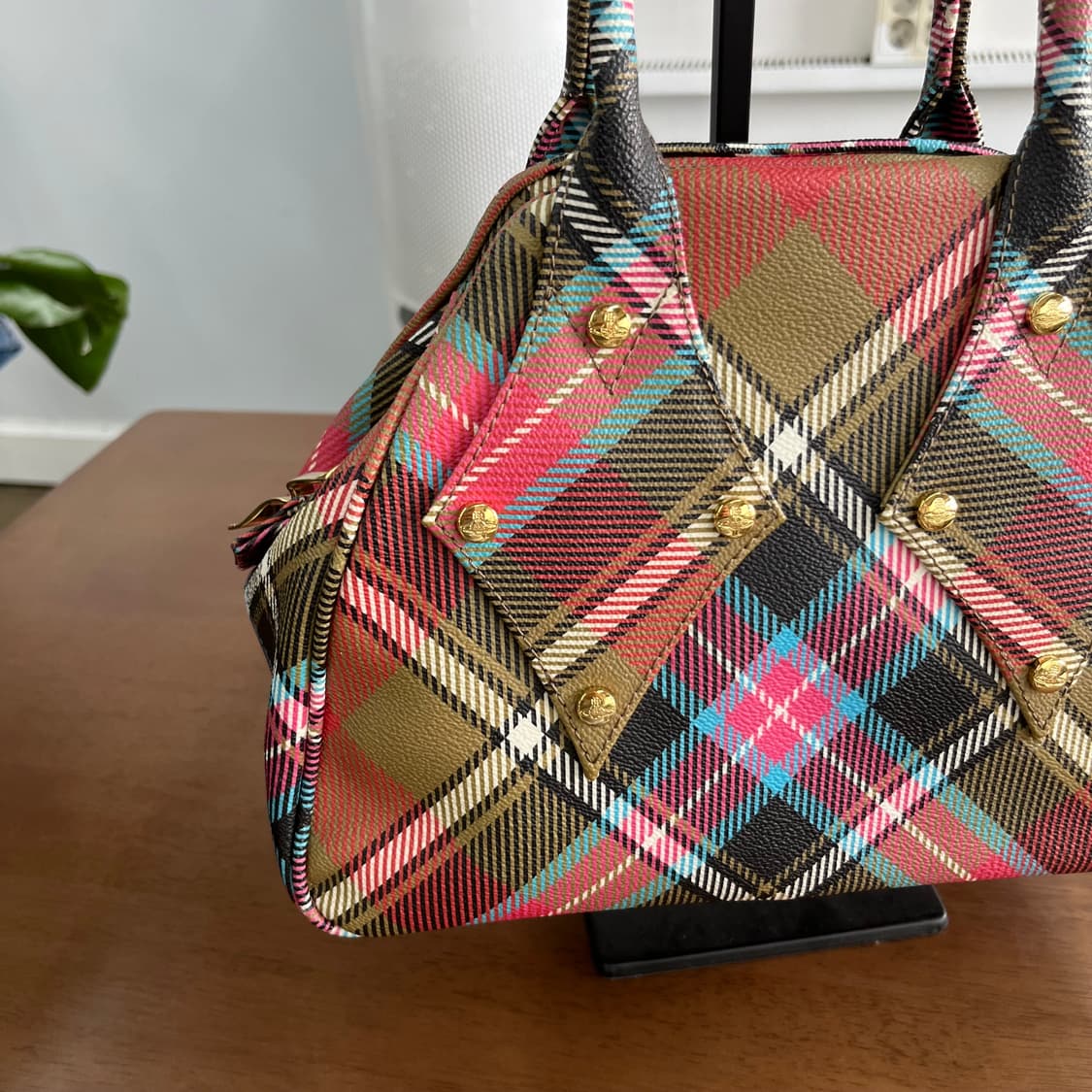 비비안웨스트우드 타탄체크 토트백 상품이미지2