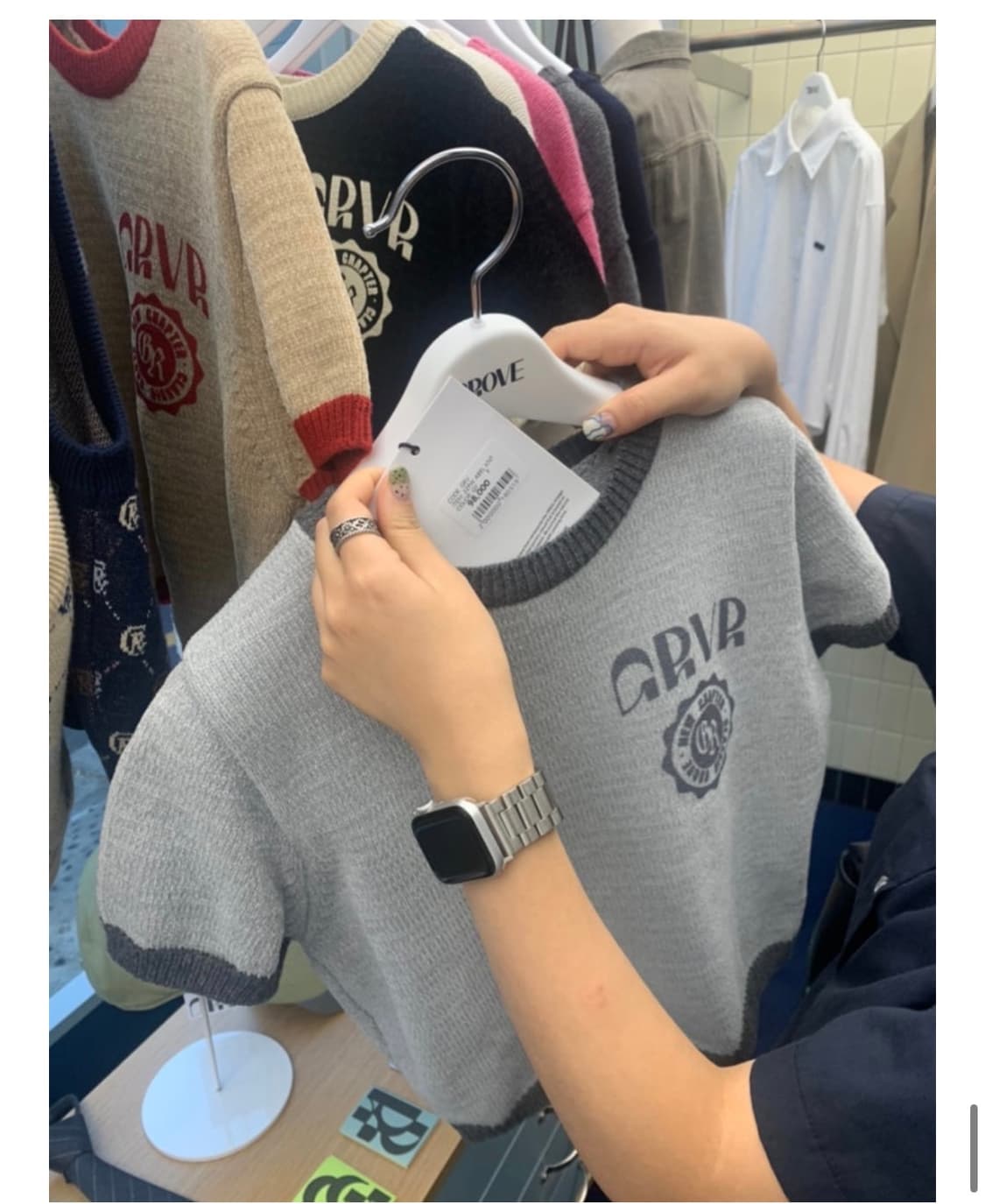 그로브 22FW 세미 크롭 반팔 니트 상품이미지1