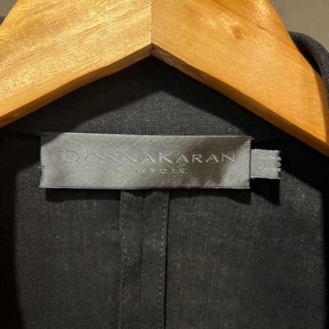 도나카란 블랙 여성 자켓 상품이미지3