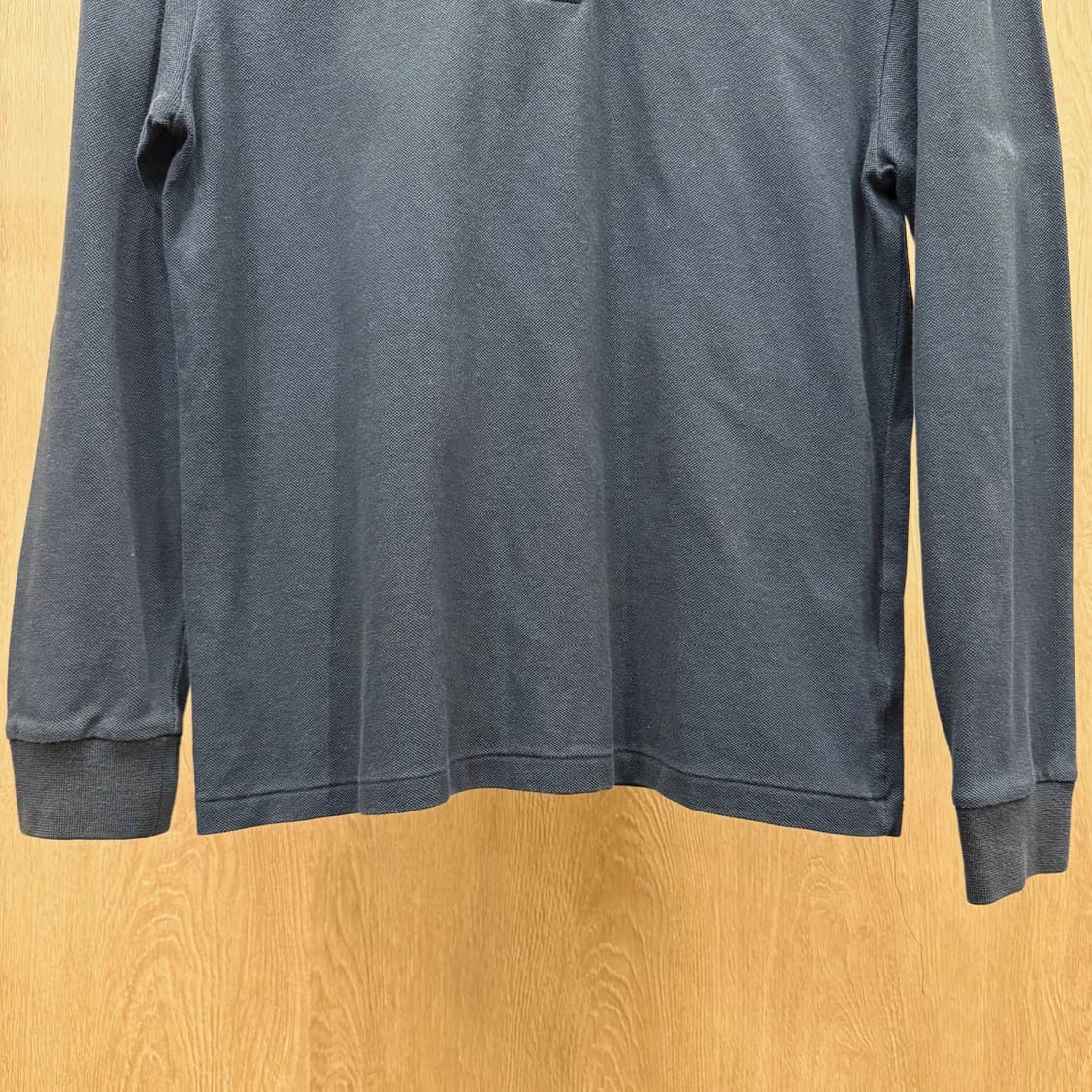 버버리 긴팔 카라 폴로티 노바체크 넥라인 포인트 디테일 레귤러핏 네이비 상품이미지5