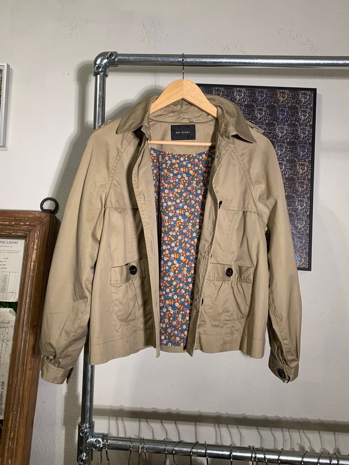 빔즈보이 플라워 프린팅 건플랩 크롭자켓 상품이미지1