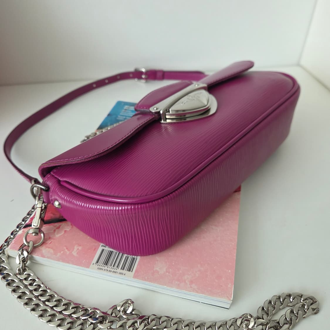 LOUISVITTON 루이비통 정품 에삐 바게트 몽테뉴 포쉐트 미니숄더 상품이미지5