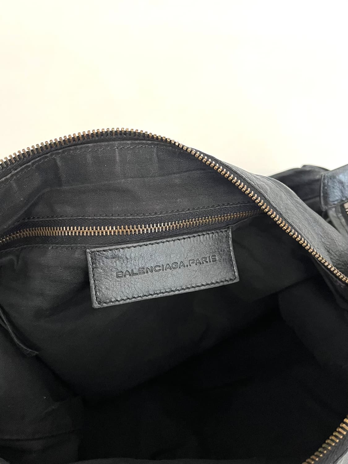 발렌시아가 클래식 데이백 모터백 상품이미지5