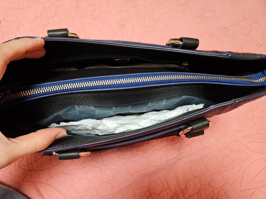 새상품. 루이까또즈 가죽 토드백 상품이미지4