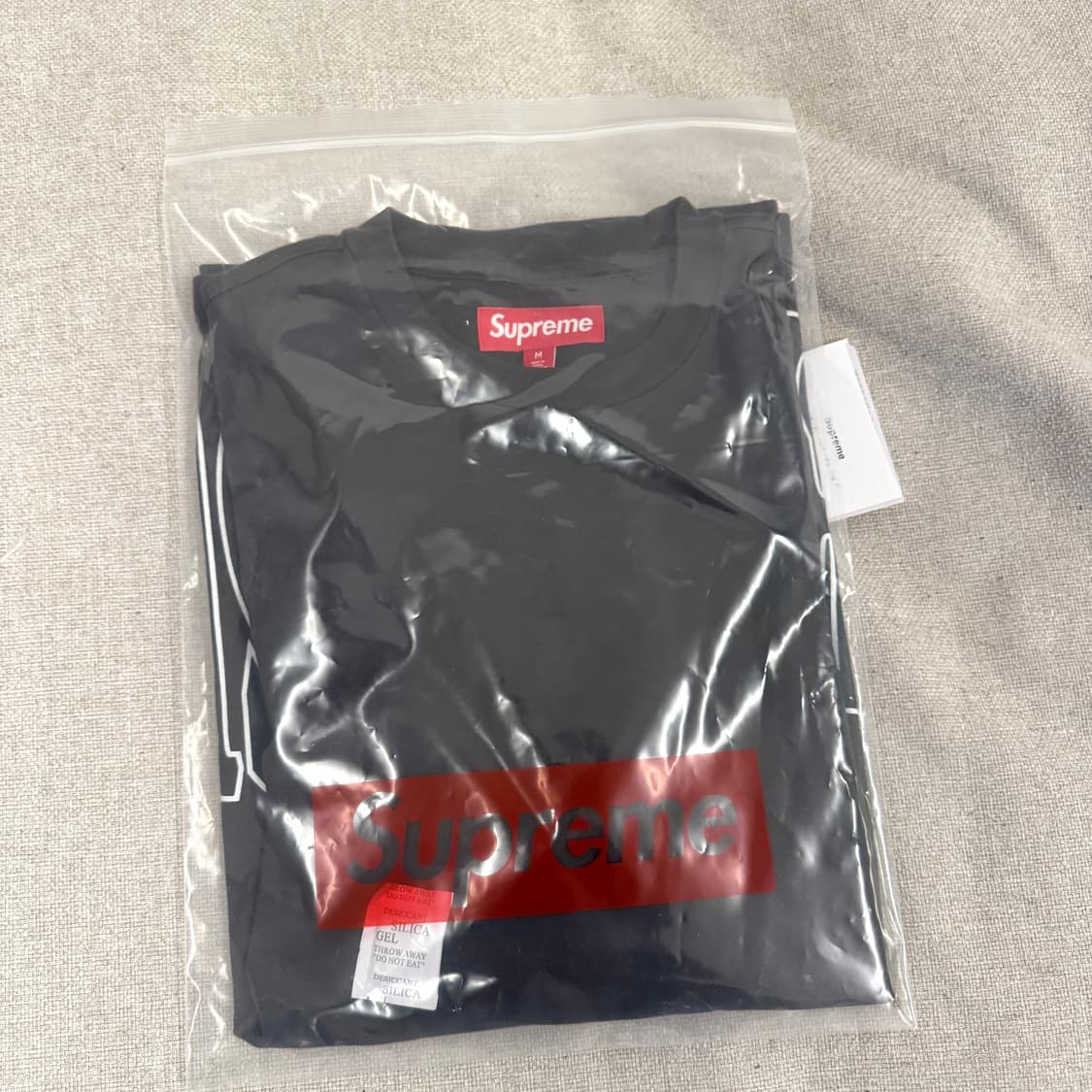 슈프림 25fw 크랙 스트레치 반팔티셔츠 블랙 M 상품이미지3