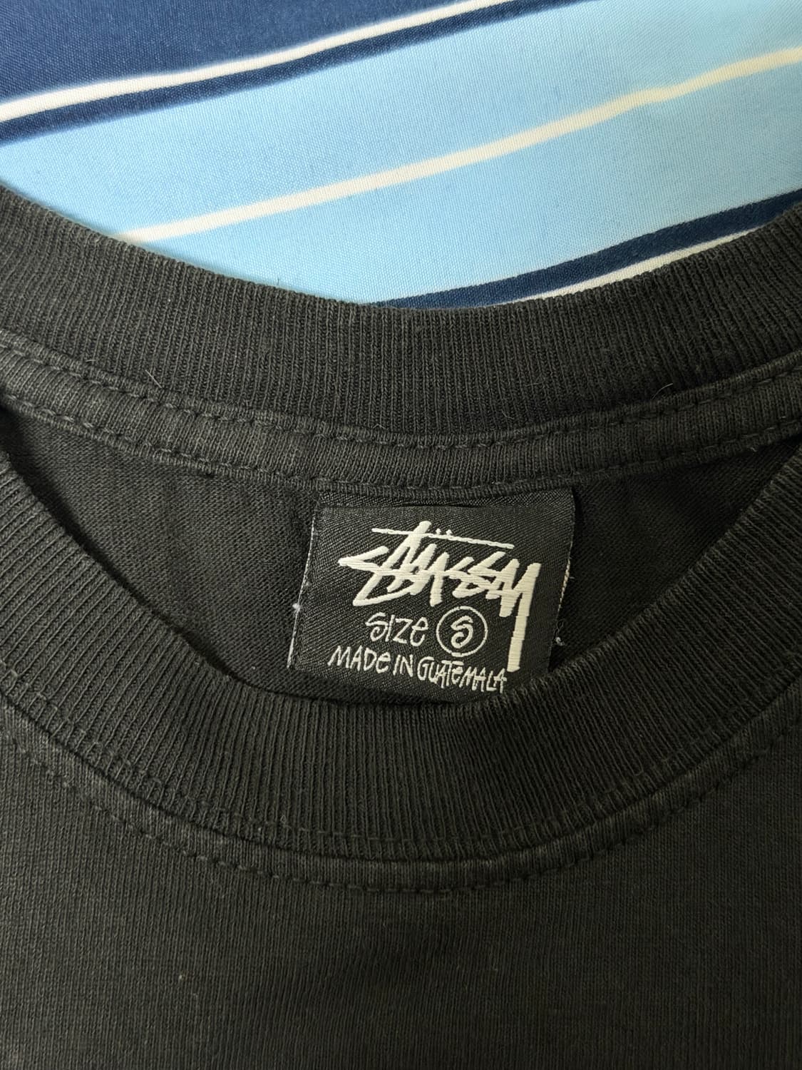 STUSSY 아치 로고 프린트 블랙 반팔  상품이미지2