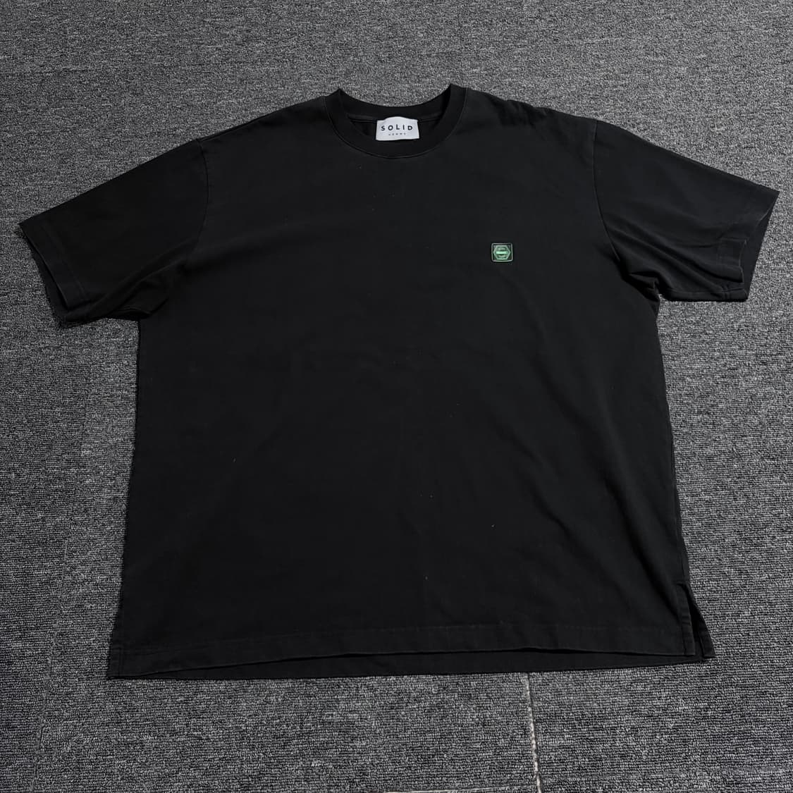 솔리드옴므 그라데이션 백로고 반팔티 상품이미지1