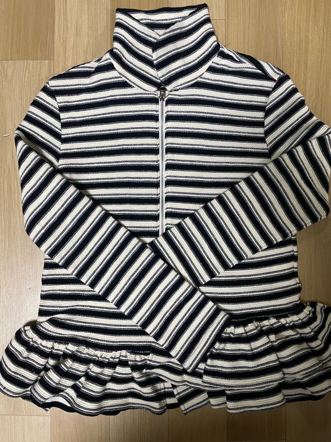 호쿠스포쿠스 스트라이프 집업 가디건 블랙 상품이미지1